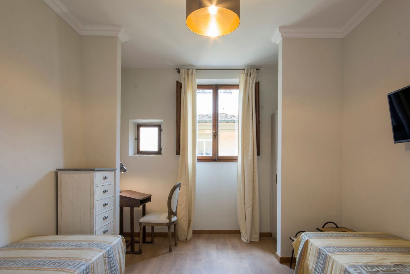 1 bedroom, desk, iron/ironing board, WiFi