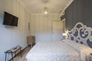 2 habitaciones, escritorio, tabla de planchar con plancha y wifi 