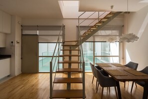 Dining - 2 bedrooms, 2 bathrooms, private terrace with pool (Sevilla)