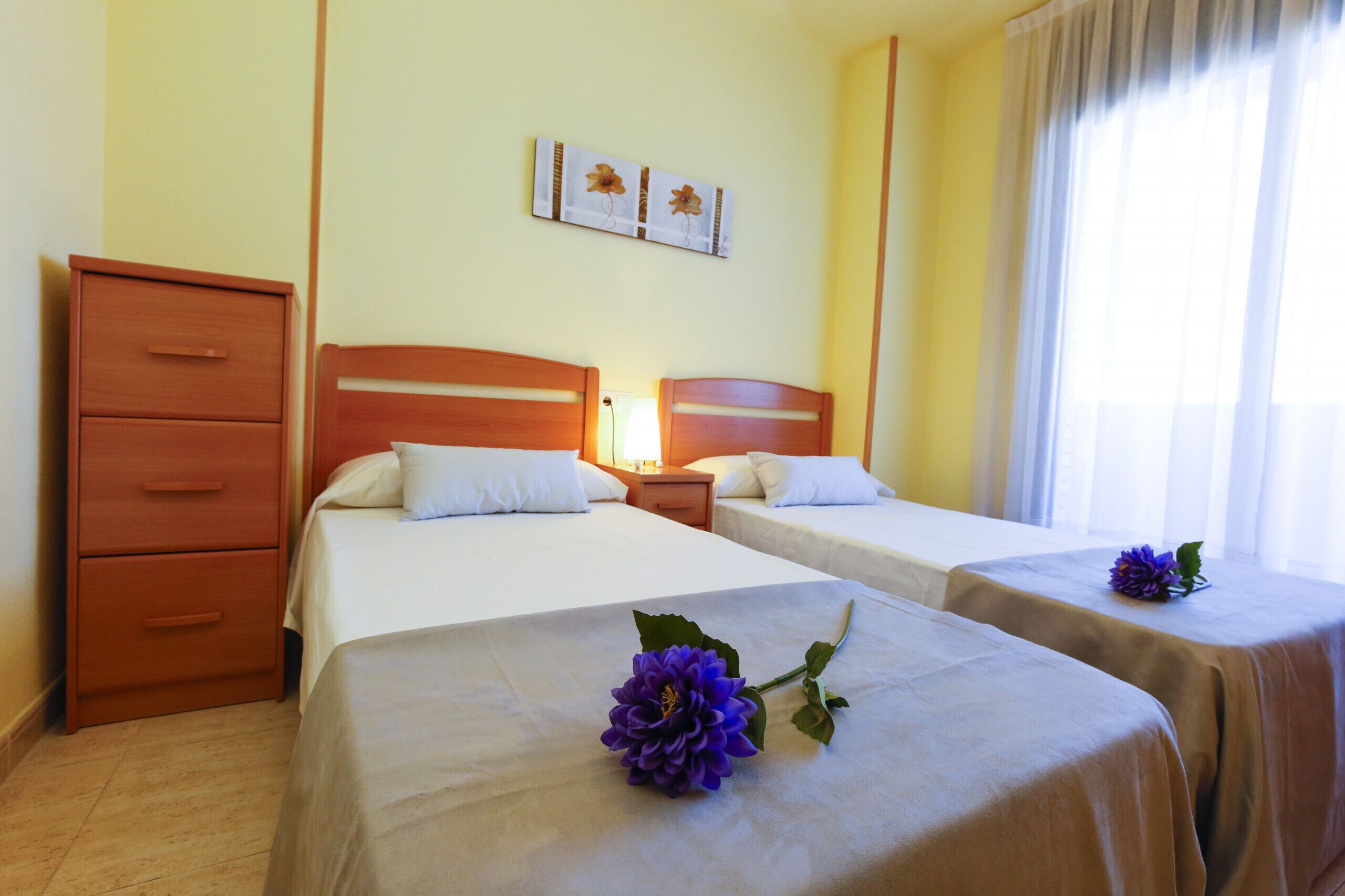 2 chambres, fer et planche à repasser, Wi-Fi gratuit, draps fournis