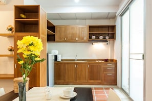 1-Bedroom Apartment | Private kitchenette