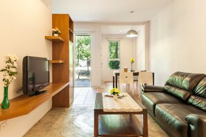 1-Bedroom Apartment | Living area | Flat-screen TV - Chaofa West On The Pond (Wichit)
