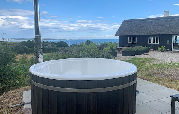 Outdoor spa tub - Beach front home in Knebel with house sea view (Knebel)
