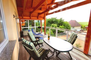 Unclassified image, 3 of 20, button