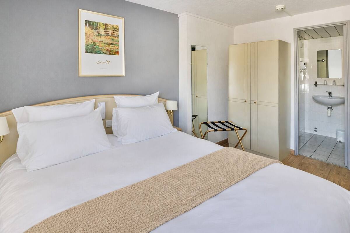 Peralatan tempat tidur premium, busa memori, meja 