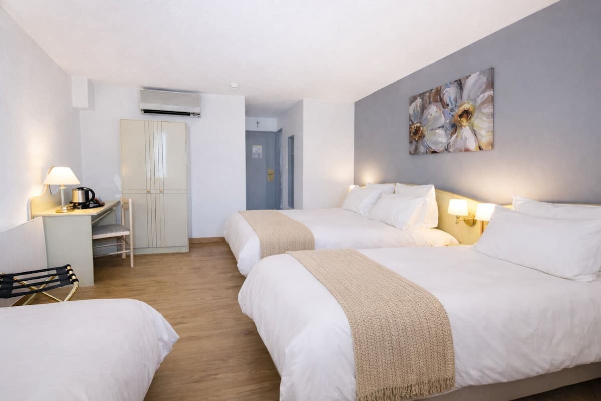 Superior driepersoonskamer, niet-roken | Luxe beddengoed, bedden met traagschuimmatrassen