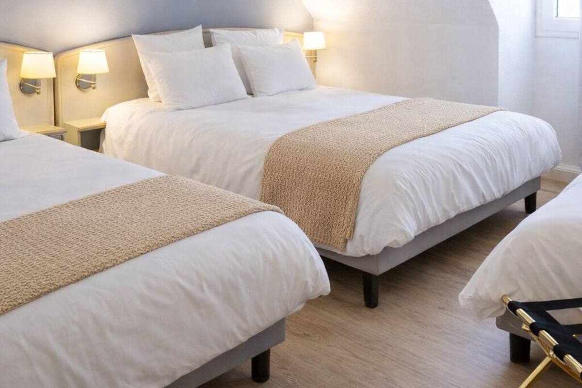 Peralatan tempat tidur premium, busa memori, meja 