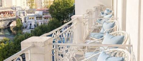 Comfort kamer, 1 twee- of 2 eenpersoonsbedden, balkon, uitzicht op rivier | Luxe beddengoed, bedden met traagschuimmatrassen