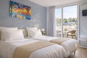 Comfort kamer, 1 twee- of 2 eenpersoonsbedden, balkon, uitzicht op rivier | Luxe beddengoed, bedden met traagschuimmatrassen