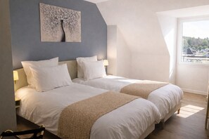 Superior Double or Twin Room, Air conditioning, River View