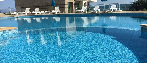 Seasonal outdoor pool