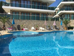 Piscine extérieure (ouverte en saison)