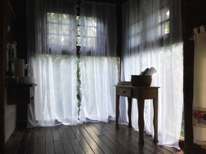 Dusche, Designer-Toilettenartikel, Haartrockner, Hausschuhe