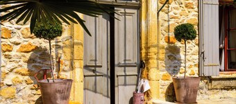 Near UZES- CHARM- Village center- heated pool- Cozy-Very well equipped