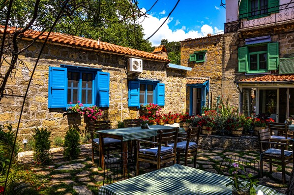 Garden - Adatepe Otel (Ayvacik)