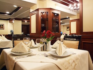 2 restaurants, breakfast, lunch, dinner served; local cuisine 