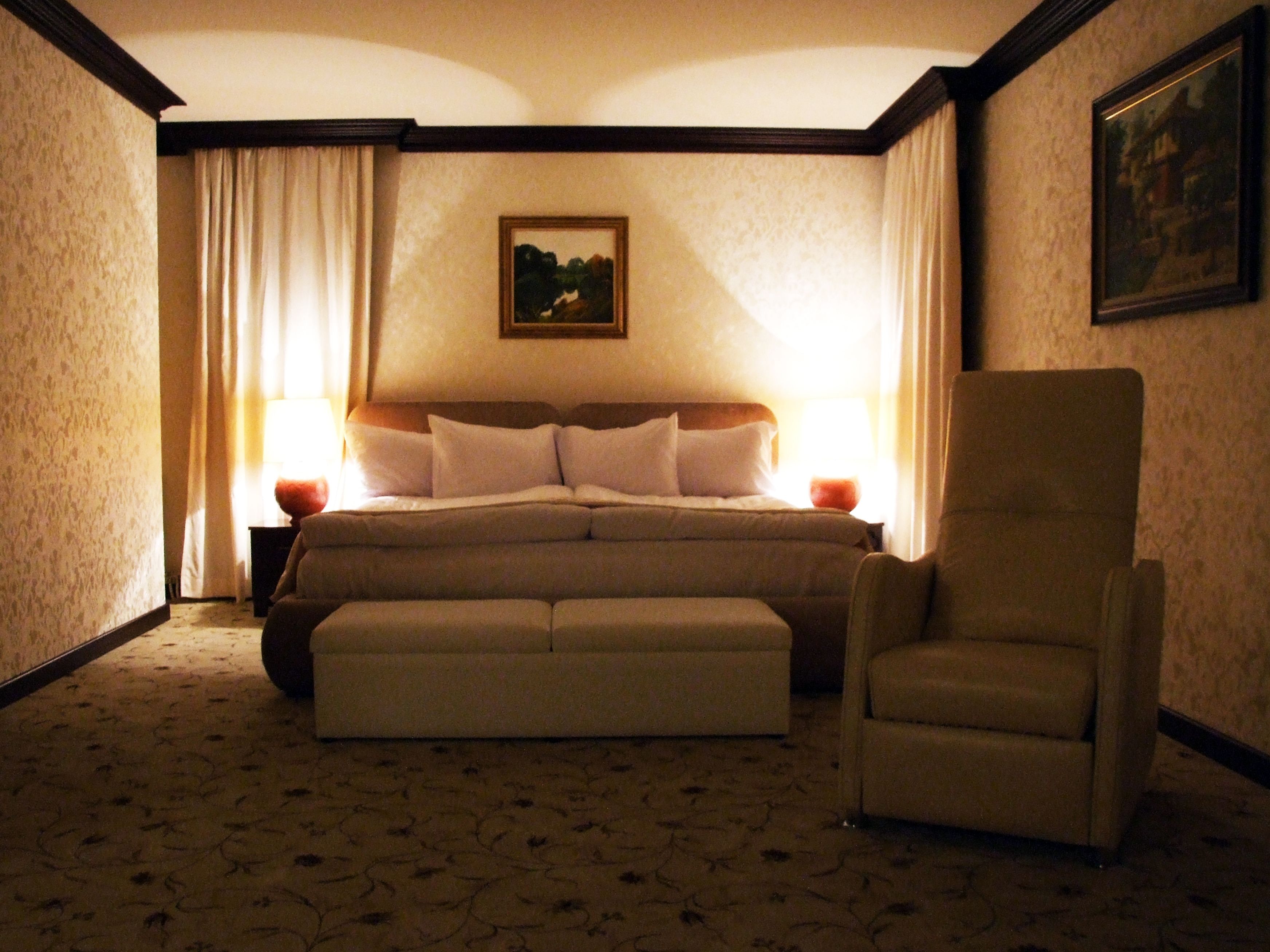 grand suite, 1 king bed, mountain view | down duvets, minibar, individually furnished, blackout curtains