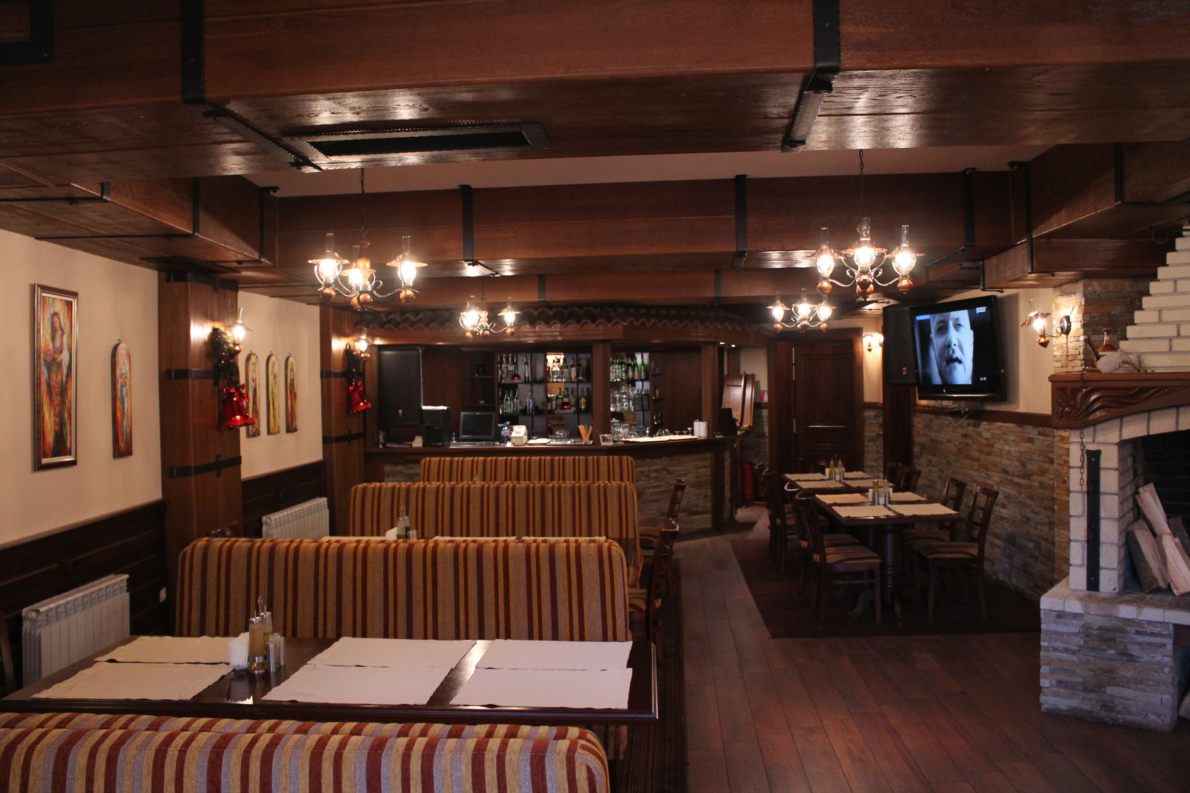 2 restaurants, breakfast, lunch, dinner served; local cuisine