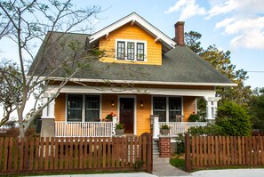 Exterior - History Loves Company-1920's Arts and Crafts Sears Kit Home-family/dog Friendly (Manteo)