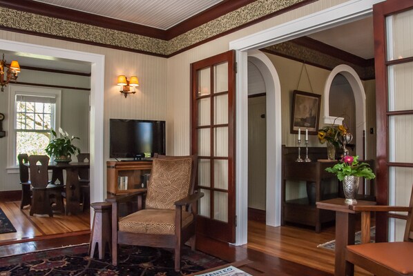 Interior - History Loves Company-1920's Arts and Crafts Sears Kit Home-family/dog Friendly (Manteo)