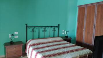 Kamar Quadruple, ensuite | Seprai premium, meja kerja, dan ruang kerja ramah laptop