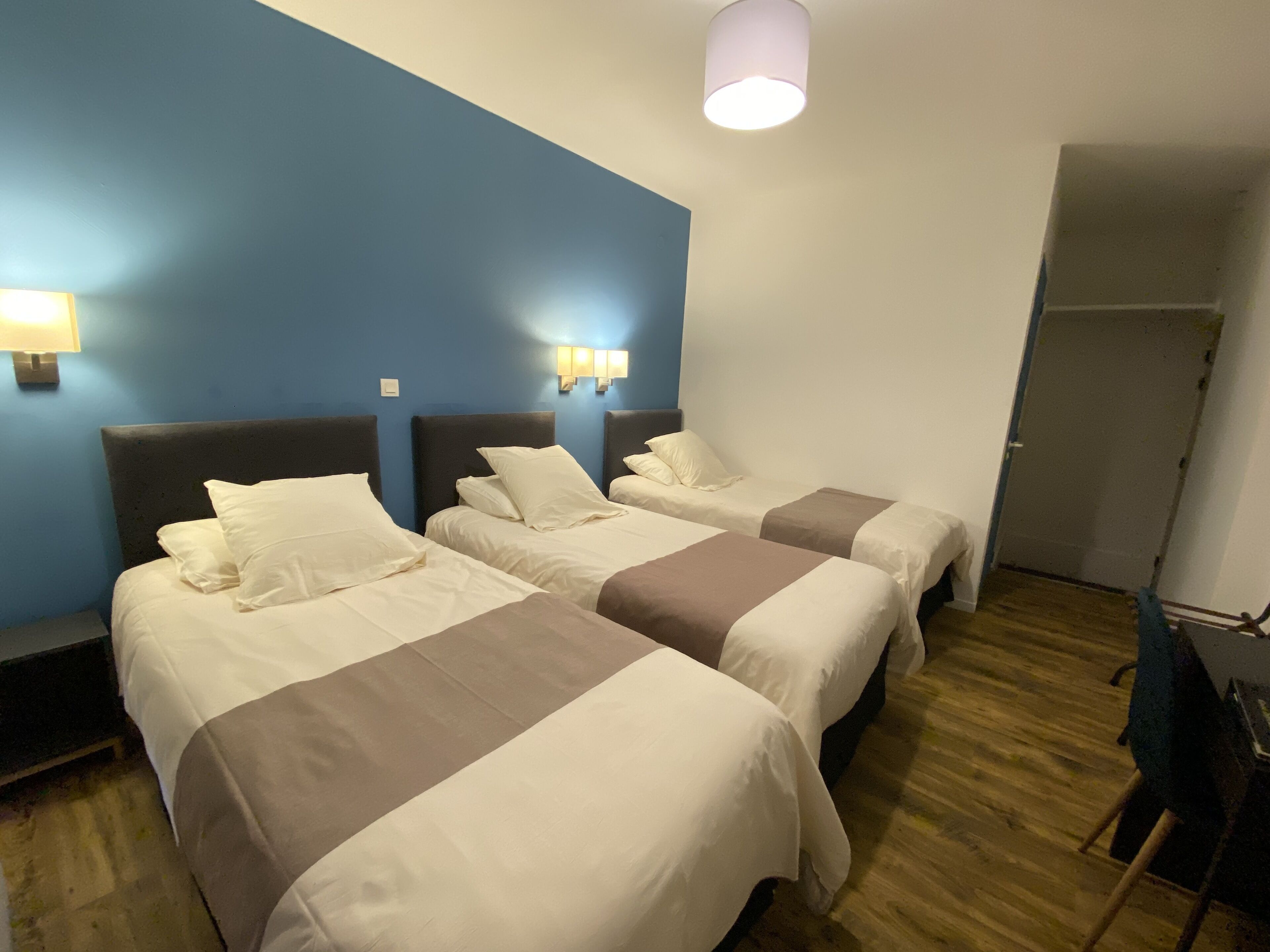 1 bedroom, individually decorated, individually furnished, desk