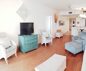 Smart-TV, DVD-spiller, fotballspill og bordtennis