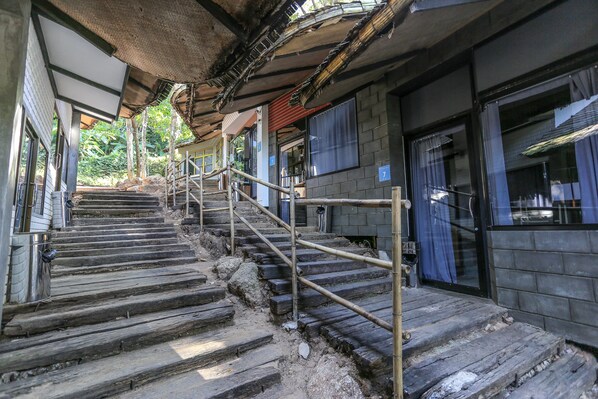 Exterior - Paradise Beach Backpackers Hostel (Patong)