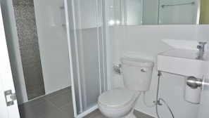 One Bedroom Condo with Balcony | Bathroom | Shower, towels - Secret Sukhumvit Sanctuary - Adults Only (Bangkok)