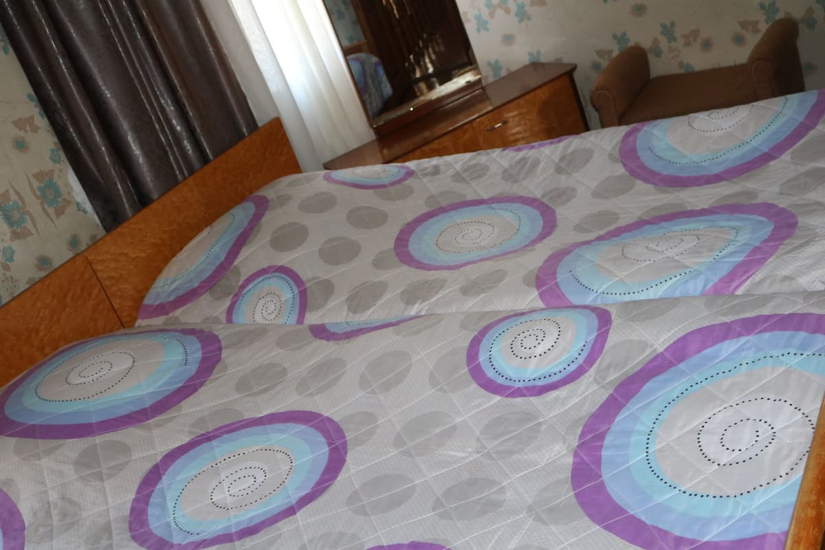 Triple Room, Mountain View | Seterika/papan seterika, Wi-fi percuma, cadar katil 