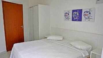 Basic-Apartment | 1 Schlafzimmer, Schreibtisch, Verdunkelungsvorhänge, kostenloses WLAN