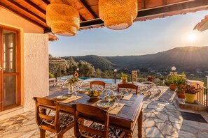 Dining - Villa Papearethos! Pool Addiction... (Sporades)