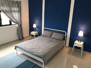 Apartment, Poolzugang, Stadtblick | 1 Schlafzimmer, schallisolierte Zimmer, Bügeleisen/Bügelbrett