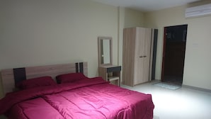 Standard Double Room | WiFi (free) - Pagobsub Apartment (Sattahip)
