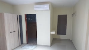 Standard Double Room | Room amenity - Pagobsub Apartment (Sattahip)