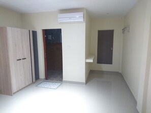 Standard Double Room | Room amenity - Pagobsub Apartment (Sattahip)