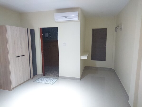 Room amenity - Pagobsub Apartment (Sattahip)