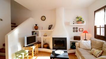 Télévision, cheminée