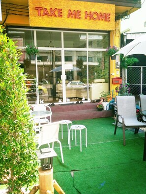 فطور مطهو حسب الطلب يوميًا مقابل رسوم