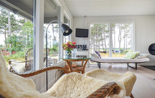 Gorgeous home in Ebeltoft with kitchen