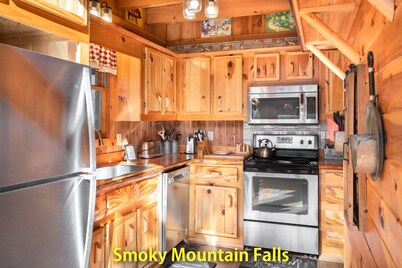 AMAZING VIEWS - OVER THE TOP AMENITIES - LUXURY PENTHOUSE SUITE!