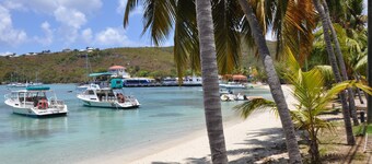 Grande Bay Resort - Mojo Blue 1BR Condo Beachfront!