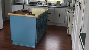 Coffee/tea maker, fridge, microwave, oven - Beautiful Beach Property for Rent (Saint Vincent's)