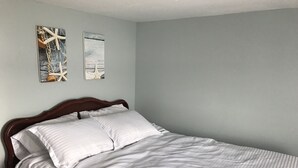 3 bedrooms, bed sheets - Beautiful Beach Property for Rent (Saint Vincent's)