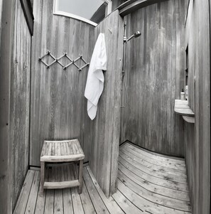 Shower, hair dryer, towels, soap -  Fair Harbor: 30 Seconds to the Ocean  ★★★★★ (Fair Harbor)