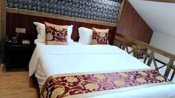 Standard Double Room | Desk, blackout drapes, free WiFi