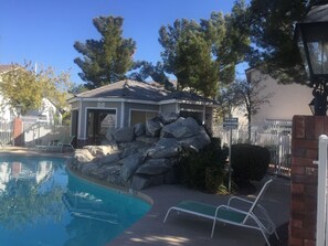 屋外プール、温水プール