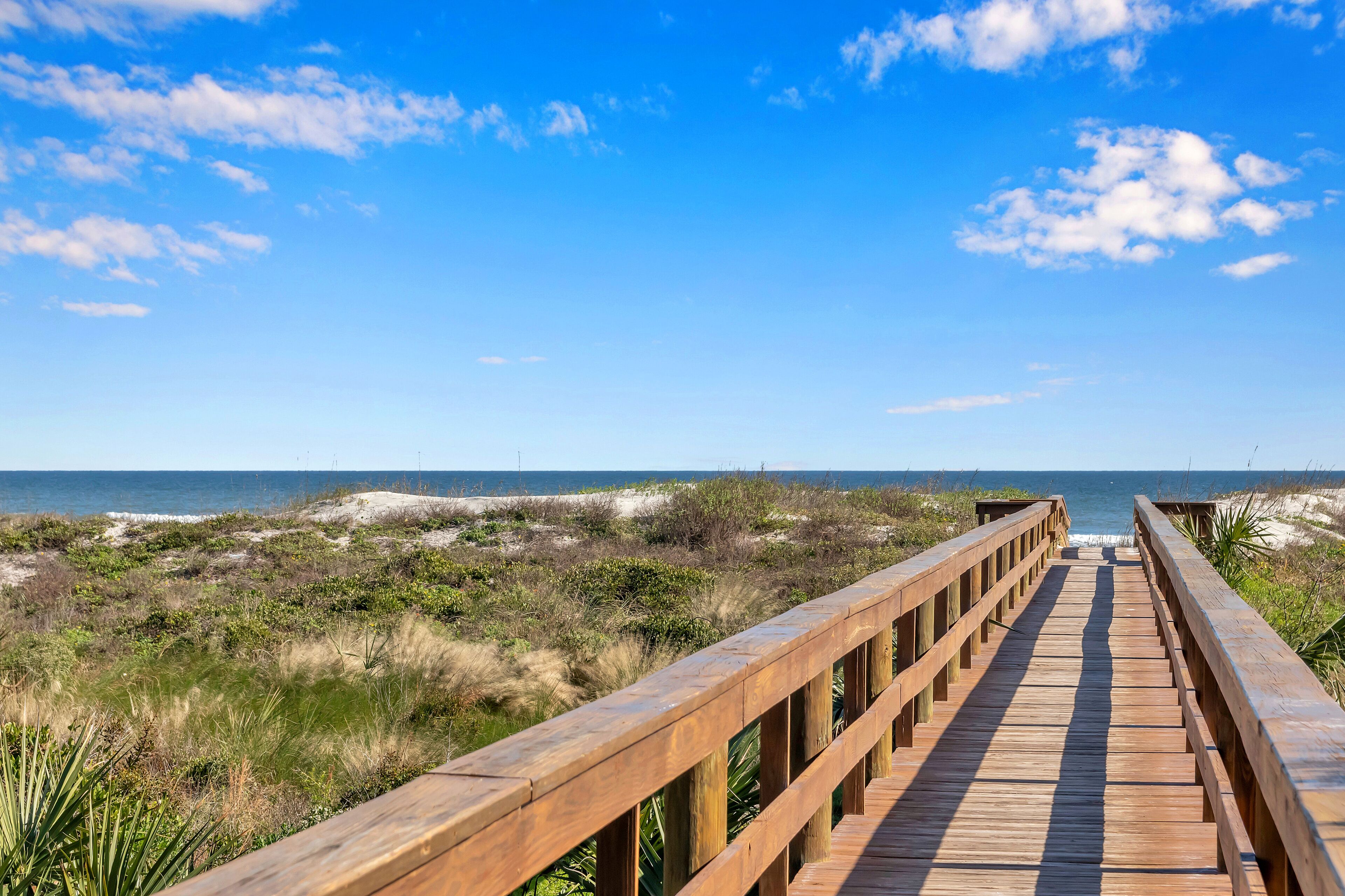 Beach nearby, sun-loungers, beach towels