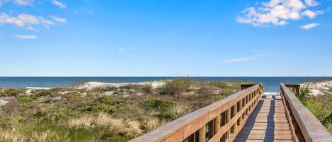 Beach nearby, sun-loungers, beach towels