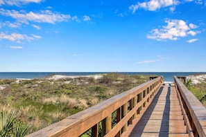 Beach nearby, sun-loungers, beach towels